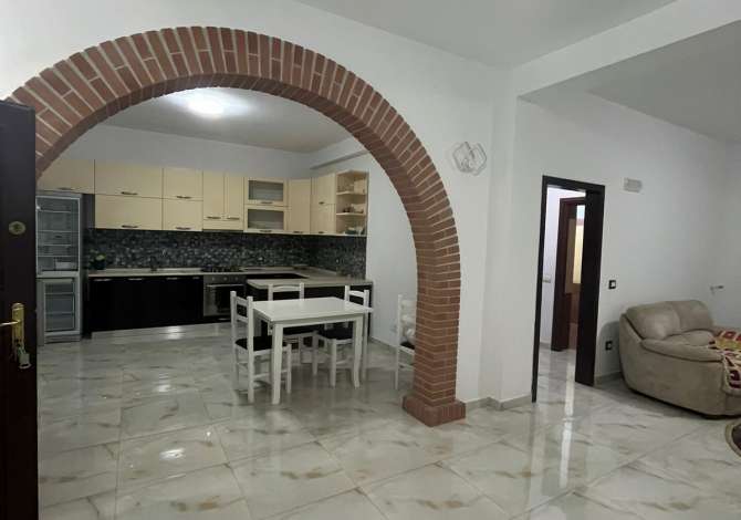 Shtepi me qera 3+1 ne Tirane - 1,000 Euro