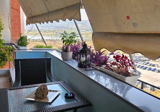 Shtepi me qera 3+1 ne Tirane - 1,800 Euro