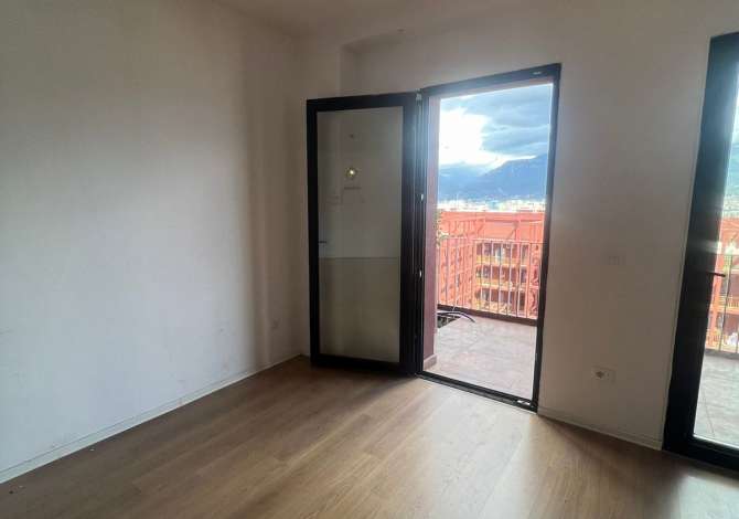 Ambient biznesi me qera 3+1 ne Tirane - 1,700 Euro