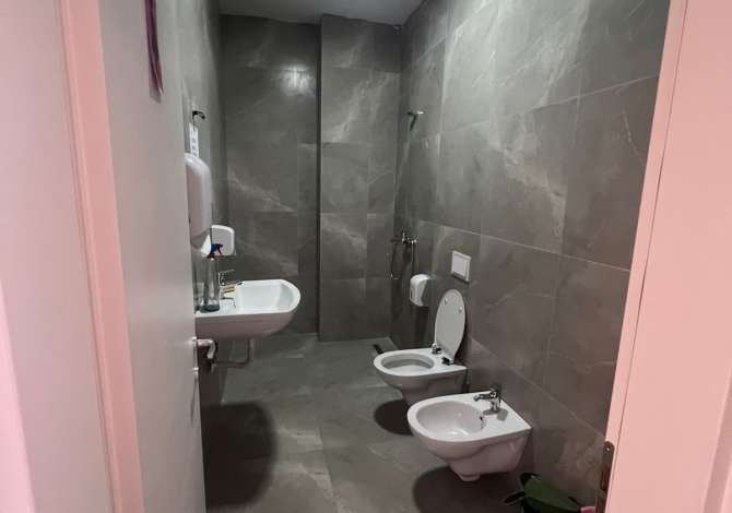 Ambient biznesi me qera 3+1 ne Tirane - 1,700 Euro