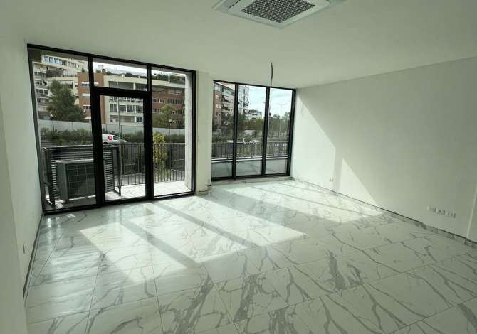 Ambient biznesi me qera 3+1 ne Tirane - 1,000 Euro