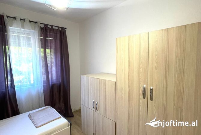 Shtepi me qera 2+1 ne Tirane - 700 Euro