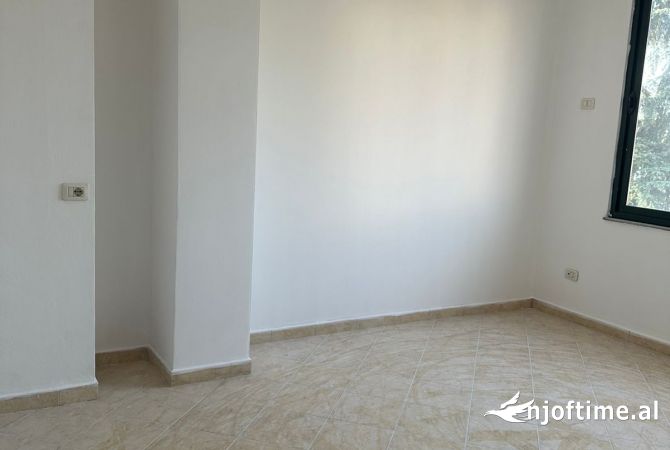 Shtepi ne shitje 1+1 ne Tirane - 155,000 Euro