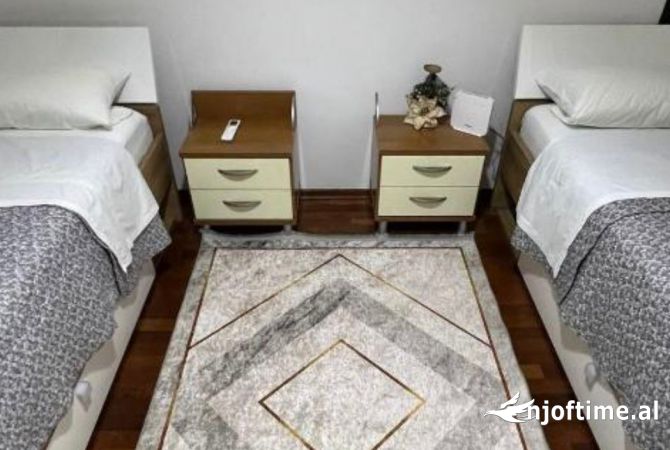 Shtepi ne shitje Apartament ne Tirane, 2+1, Mobilimi E mobiluar, Pagesa 200,000  Euro.