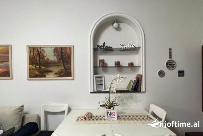 Shtepi ne shitje Apartament ne Tirane, 2+1, Mobilimi E mobiluar, Pagesa 200,000  Euro.