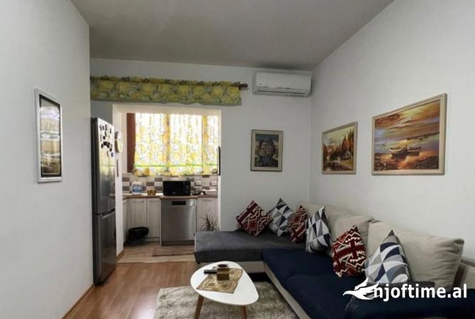 Apartament 2+1 ne shitje rruga e kavajes