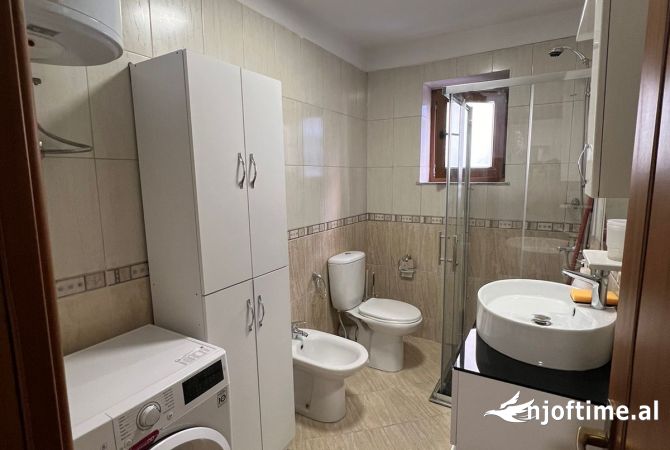 Shtepi me qera Apartament ne Tirane, 1+1, Mobilimi E mobiluar, Pagesa 650  Euro.