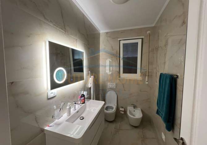 Shtepi me qera Apartament ne Durres, 3+1, Mobilimi E mobiluar, Pagesa 3,200  Euro.