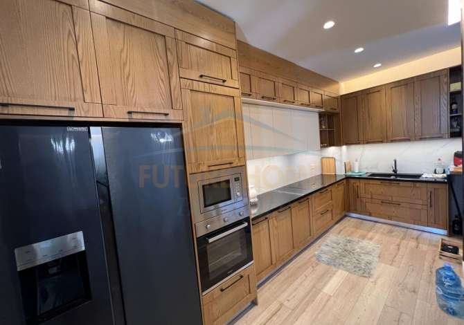 Shtepi me qera Apartament ne Durres, 3+1, Mobilimi E mobiluar, Pagesa 3,200  Euro.