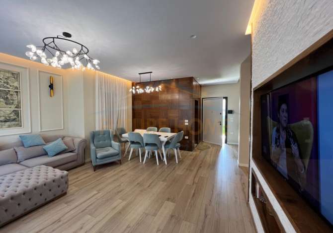 Shtepi me qera Apartament ne Durres, 3+1, Mobilimi E mobiluar, Pagesa 3,200  Euro.