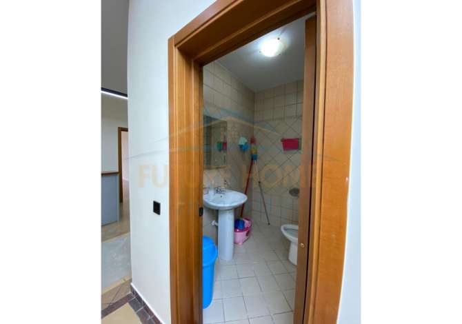 Qera, Ambient Biznesi, Rruga Ismail Qemali