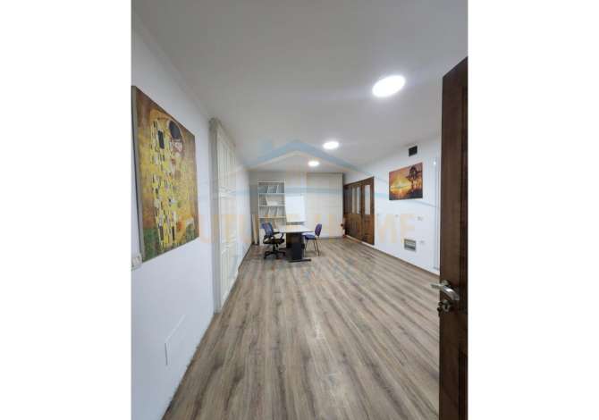 Ambjent biznesi me qera 3+1 ne Tirane - 2,700 Euro
