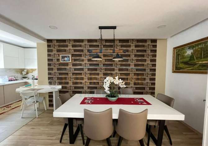 Shtepi ne shitje Vila Luksoze ne Tirane, 7+1, Mobilimi E mobiluar, Pagesa 1,500,000  Euro.