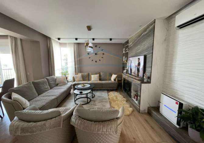 Shtepi ne shitje Vila Luksoze ne Tirane, 7+1, Mobilimi E mobiluar, Pagesa 1,500,000  Euro.