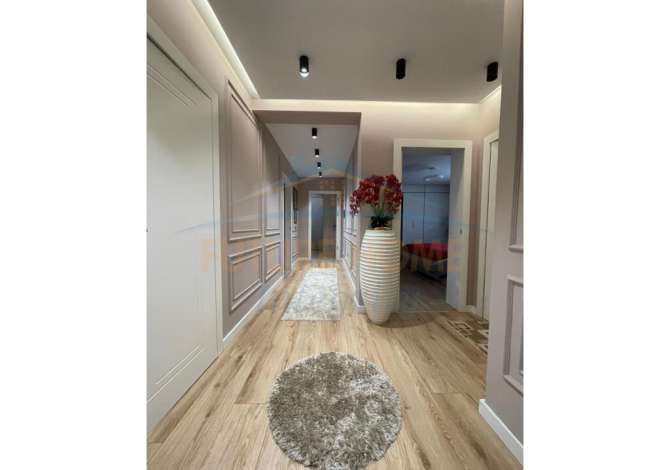 Shtepi ne shitje Vila Luksoze ne Tirane, 7+1, Mobilimi E mobiluar, Pagesa 1,500,000  Euro.