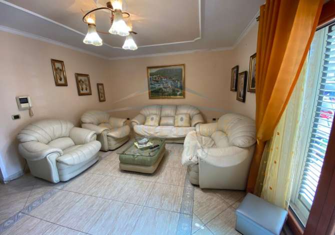 Shtepi ne shitje Apartament ne Tirane, 2+1, Mobilimi E mobiluar, Pagesa 200,000  Euro.