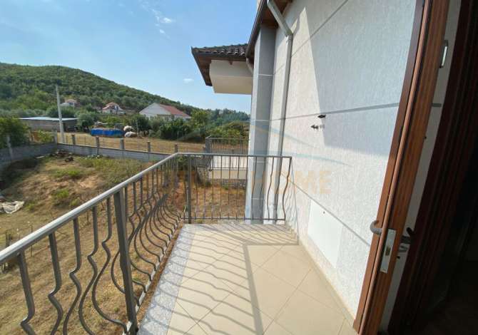 Shtepi ne shitje Apartament ne Tirane, 3+1, Mobilimi Pjeserisht e mobiluar, Pagesa 250,000  Euro.