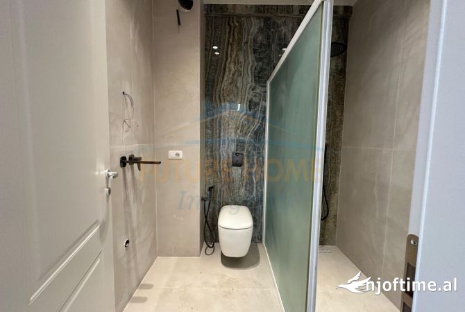 Shtepi me qera Apartament ne Tirane, 3+1, Mobilimi Pjeserisht e mobiluar, Pagesa 1,100  Euro.