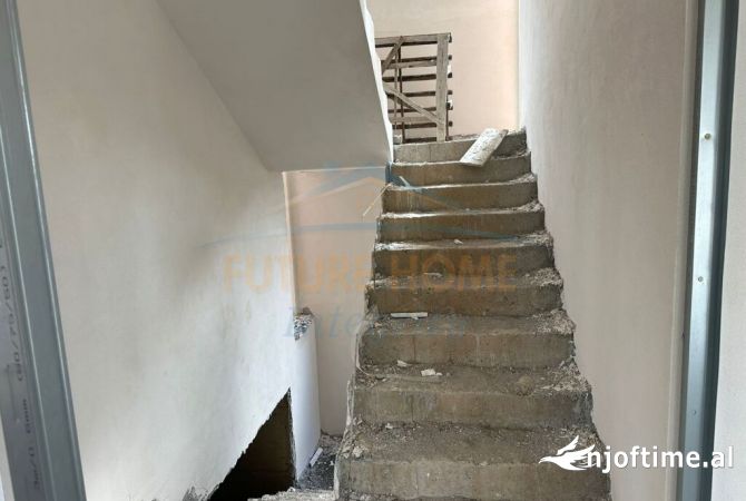 Shtepi ne shitje 3+1 ne Tirane - 375,000 Euro