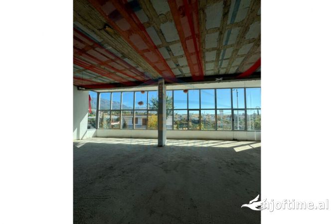 Business Property for Rent 1+1 in Tirana - 800 Euro