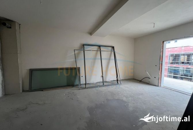 Shtepi ne shitje Apartament ne Tirane, 2+1, Mobilimi Bosh, pa mobiluar, Pagesa 201,600  Euro.