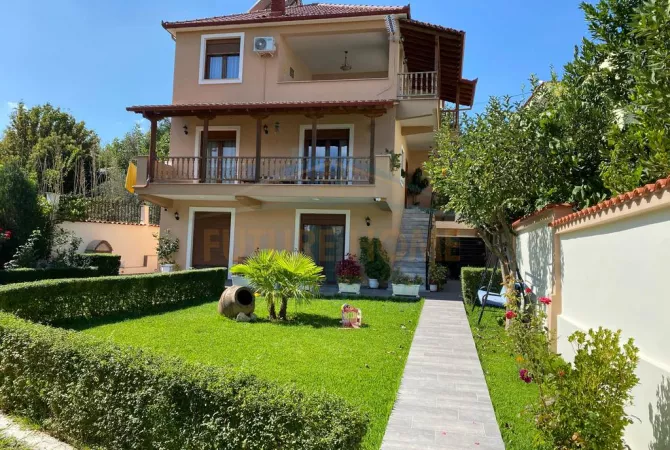 Shtepi me qera 5+1 ne Tirane - 1,100 Euro