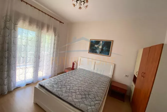 Shtepi me qera Duplex(shtepi me 2 kate) ne Tirane, 5+1, Mobilimi E mobiluar, Pagesa 1,100  Euro.