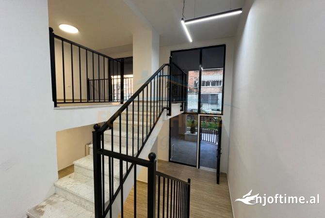 Ambjent biznesi me qera 1+1 ne Tirane - 1,000 Euro