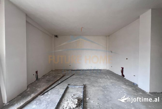 Shtepi ne shitje Apartament ne Tirane, 2+1, Mobilimi Bosh, pa mobiluar, Pagesa 177,500  Euro.