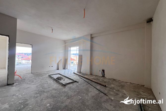 Shtepi ne shitje Apartament ne Tirane, 2+1, Mobilimi Bosh, pa mobiluar, Pagesa 177,500  Euro.