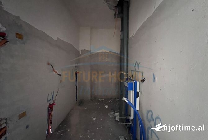 Shtepi ne shitje Apartament ne Tirane, 2+1, Mobilimi Bosh, pa mobiluar, Pagesa 177,500  Euro.