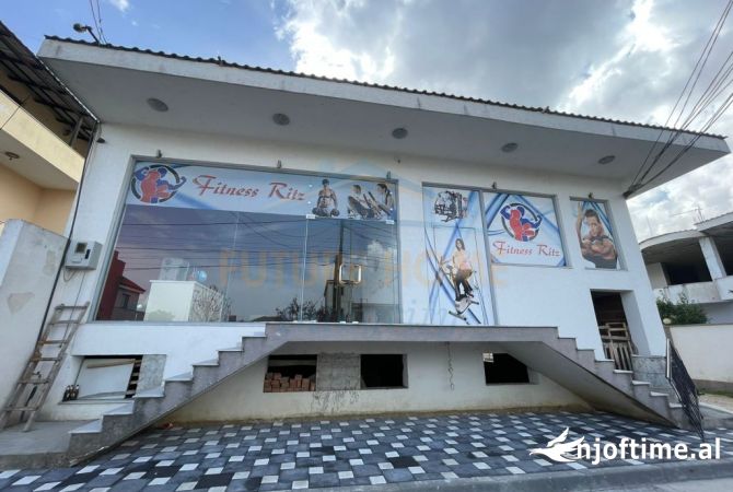 Ambient biznesi me qera 3+1 ne Tirane - 1,000 Euro