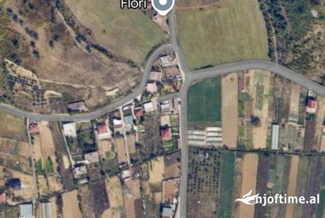 Truall ose Toke  ne Tirane - 585,000 Euro