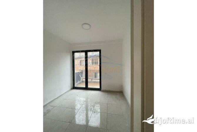 Business Property for Rent 1+1 in Tirana - 800 Euro