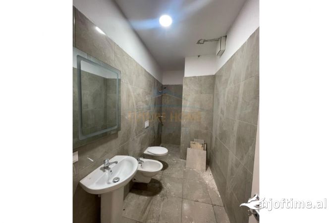 Business Property for Rent 1+1 in Tirana - 800 Euro