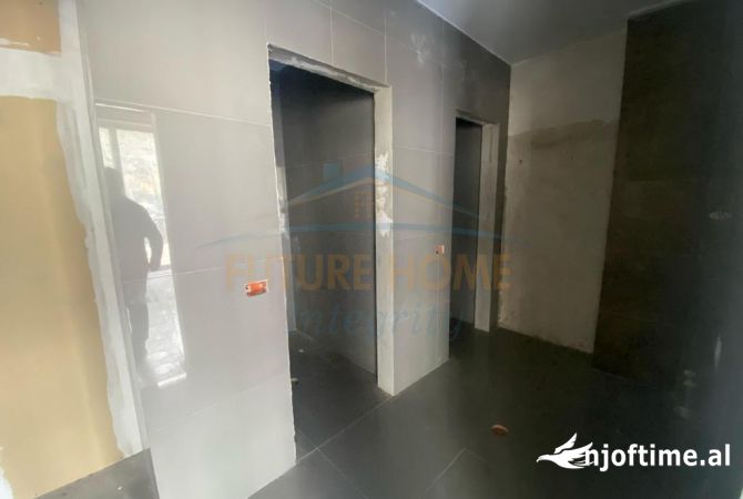 Shitet, Ambient Biznesi, Fresk, Tirane.