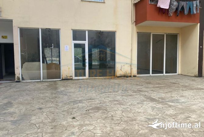 Ambiente Commerciale in Vendita 1+1 a Tirana - 300,000 Euro