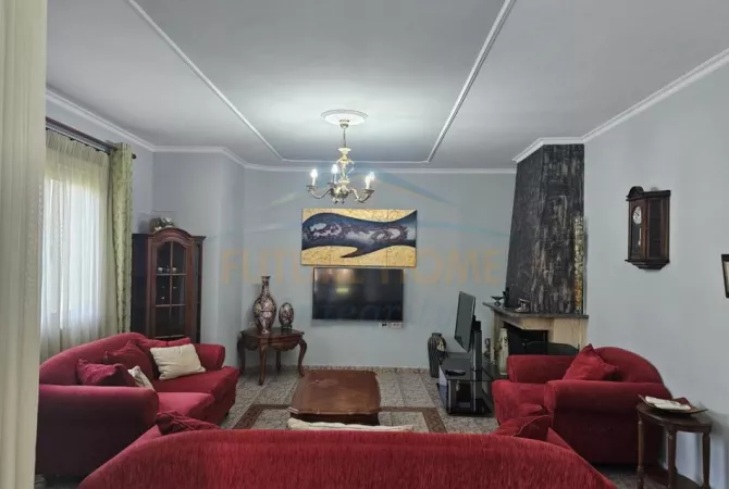 Shtepi me qera Apartament ne Tirane, 3+1, Mobilimi E mobiluar, Pagesa 800  Euro.