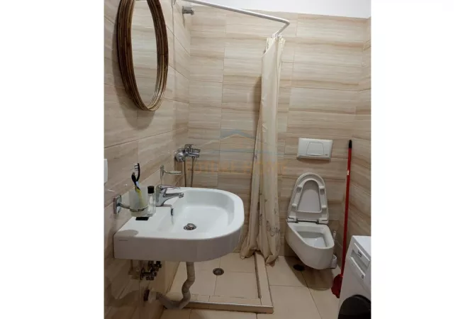 Shtepi me qera Apartament ne Tirane, Garsoniere, Mobilimi E mobiluar, Pagesa 400  Euro.