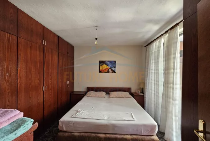 Shtepi me qera Apartament ne Tirane, 4+1, Mobilimi E mobiluar, Pagesa 800  Euro.