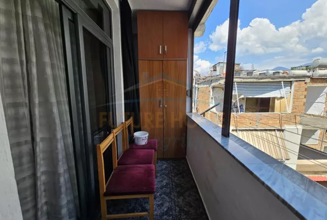 Shtepi me qera Apartament ne Tirane, 4+1, Mobilimi E mobiluar, Pagesa 800  Euro.