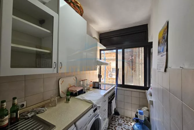 Shtepi me qera Apartament ne Tirane, 4+1, Mobilimi E mobiluar, Pagesa 800  Euro.