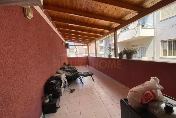 Casa in affitto 7+1 a Tirana - 1,500 Euro