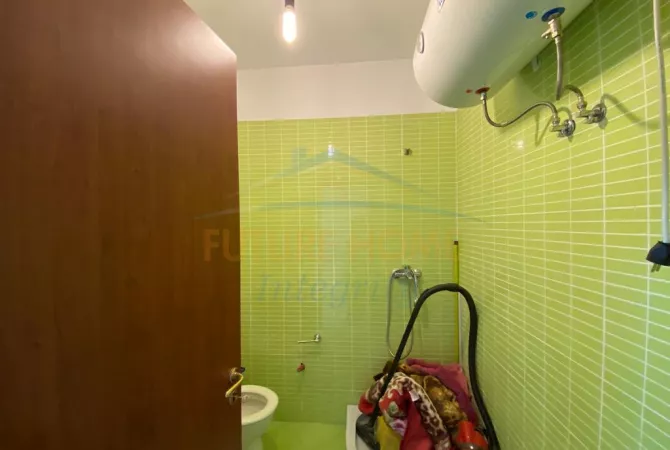 Qera, Apartament 2+1+2 per Zyra, Bulevardi i Ri, Tirane.