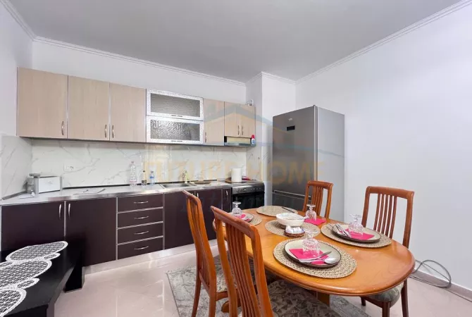 Shtepi me qera 2+1 ne Tirane - 780 Euro