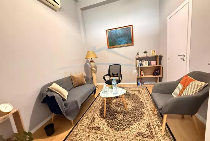 Shtepi me qera 4+1 ne Tirane - 1,200 Euro