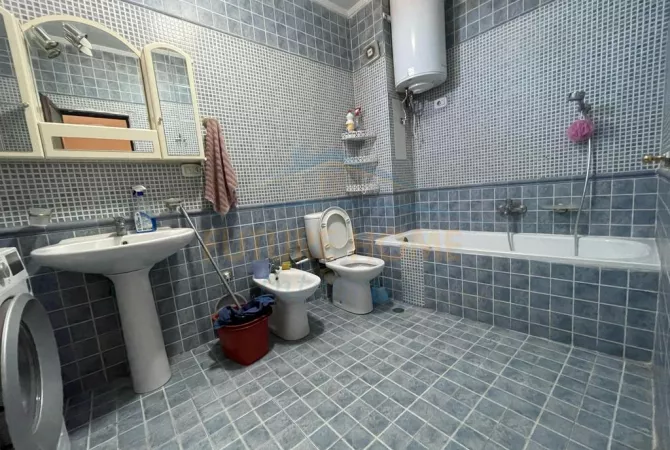 Shtepi me qera 2+1 ne Tirane - 600 Euro
