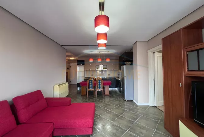 Shtepi me qera 2+1 ne Tirane - 700 Euro