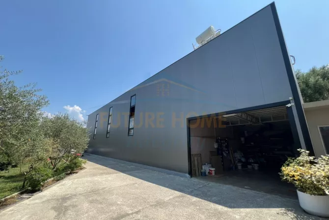 Business Property for Rent 4+1 in Tirana - 1,500 Euro