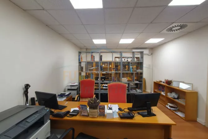Ambient biznesi ne shitje 3+1 ne Tirane - 185,000 Euro